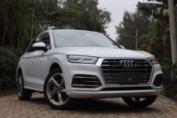 AUDI Q5 S-LINE